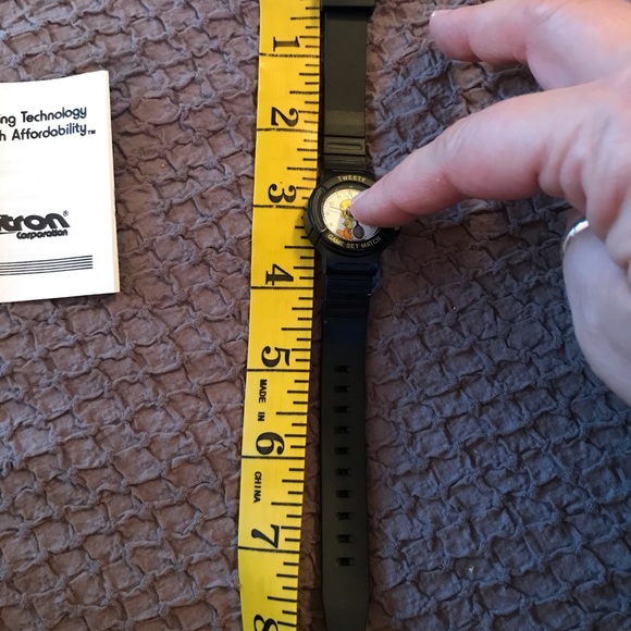 Tweety Bird Looney Tunes watch by Warner Brothers in EUC - Picture 5 of 9